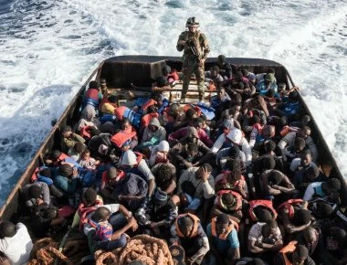 Η Ιταλία αντιστέκεται πλέον: Εκλεισαν τα λιμάνια της χώρας στα πλοία των ΜΚΟ που μεταφέρουν παράνομους μετανάστες